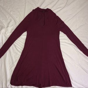 Long sleeve dress with cutout in front